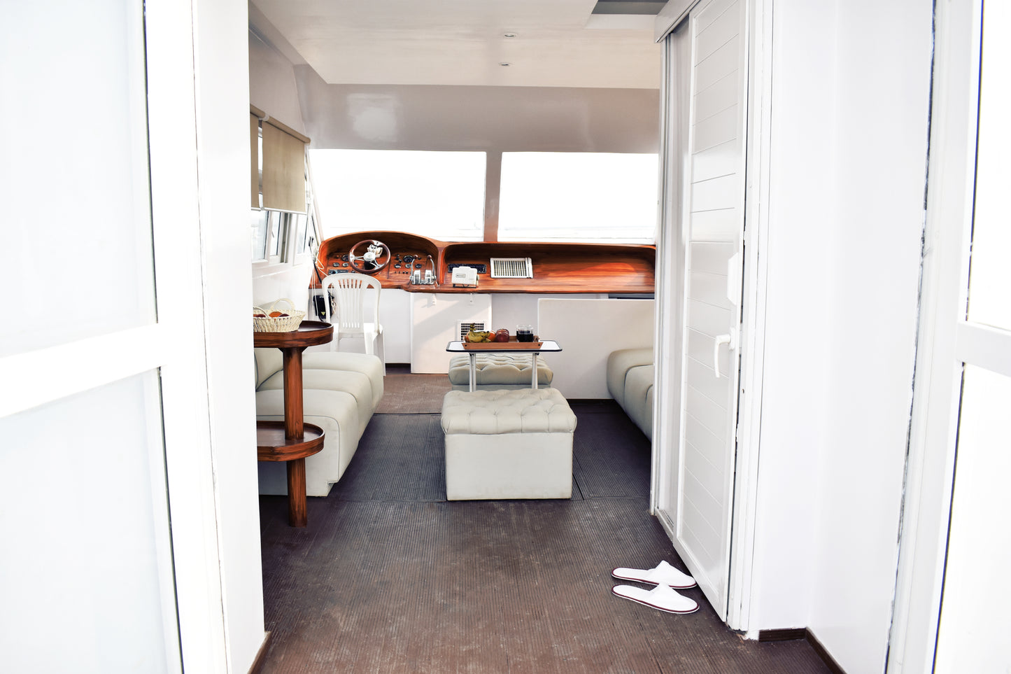 Luxury Twin-Engine Yacht