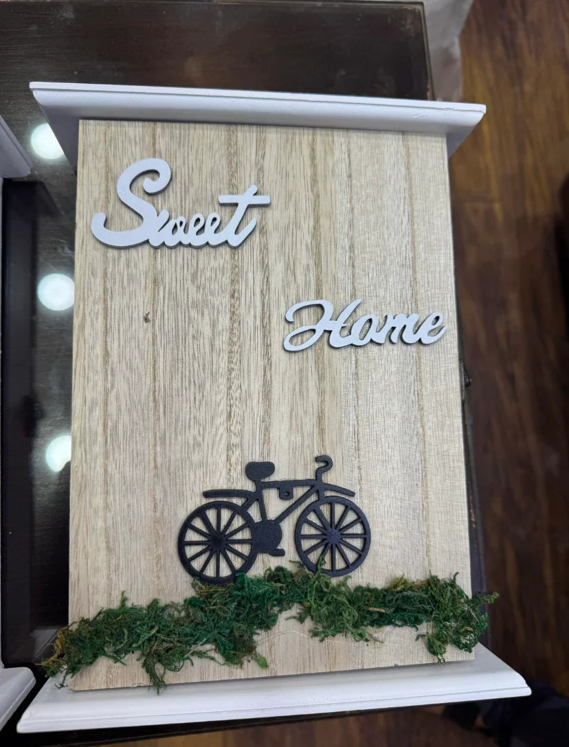 Vintage Wooden Wall Mounted Key Box with 6 Hooks