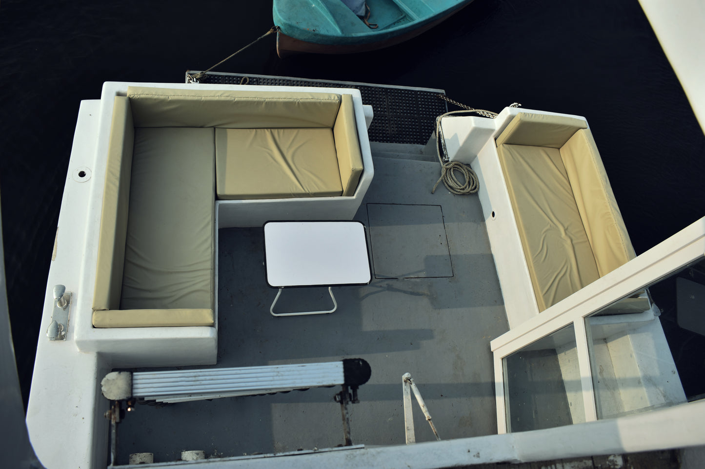 Luxury Twin-Engine Yacht