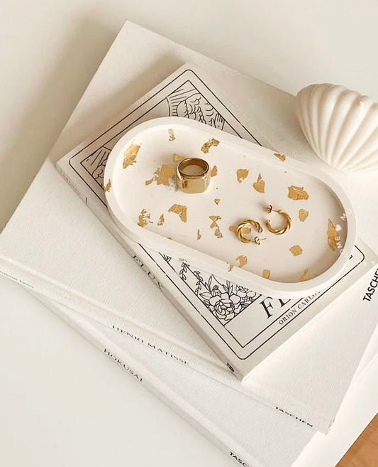 Elegant Gold Leaf Oval Tray – Luxury Home Décor