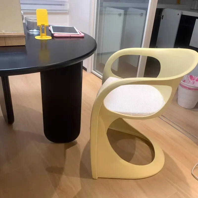 Purilite Select Simple Design Art Curved Chair